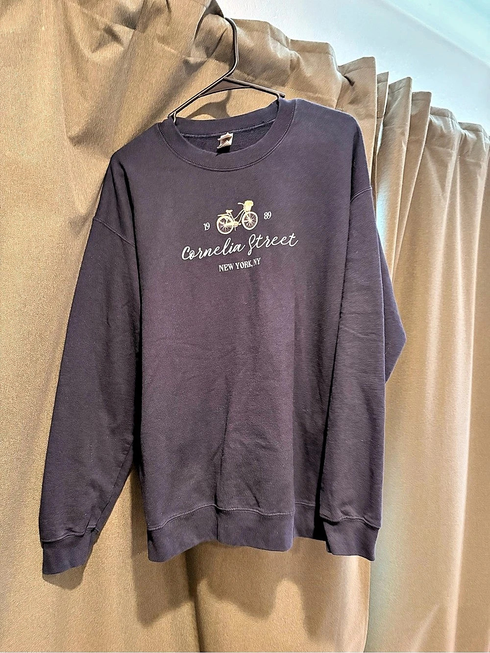 Gildan Cornelia Street Sweatshirt